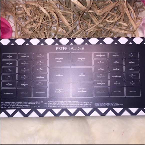 Estée Lauder Special Ed 42 Shades + 4 Brushes NWOB - Picture 4 of 8